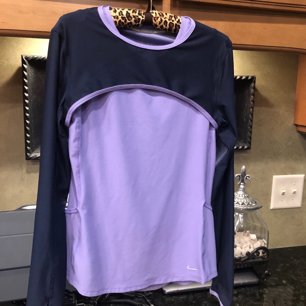 Nike Removable Shrug Long Sleeved Shirt Med.